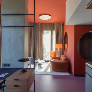 Emilu Design فندق